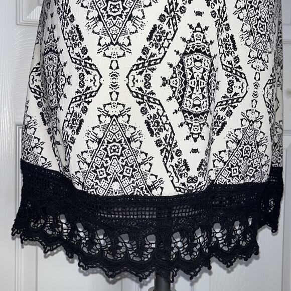 Maurices mini slip dress Crochet hem black & cream sleeveless Women's size XS - Picture 6 of 8